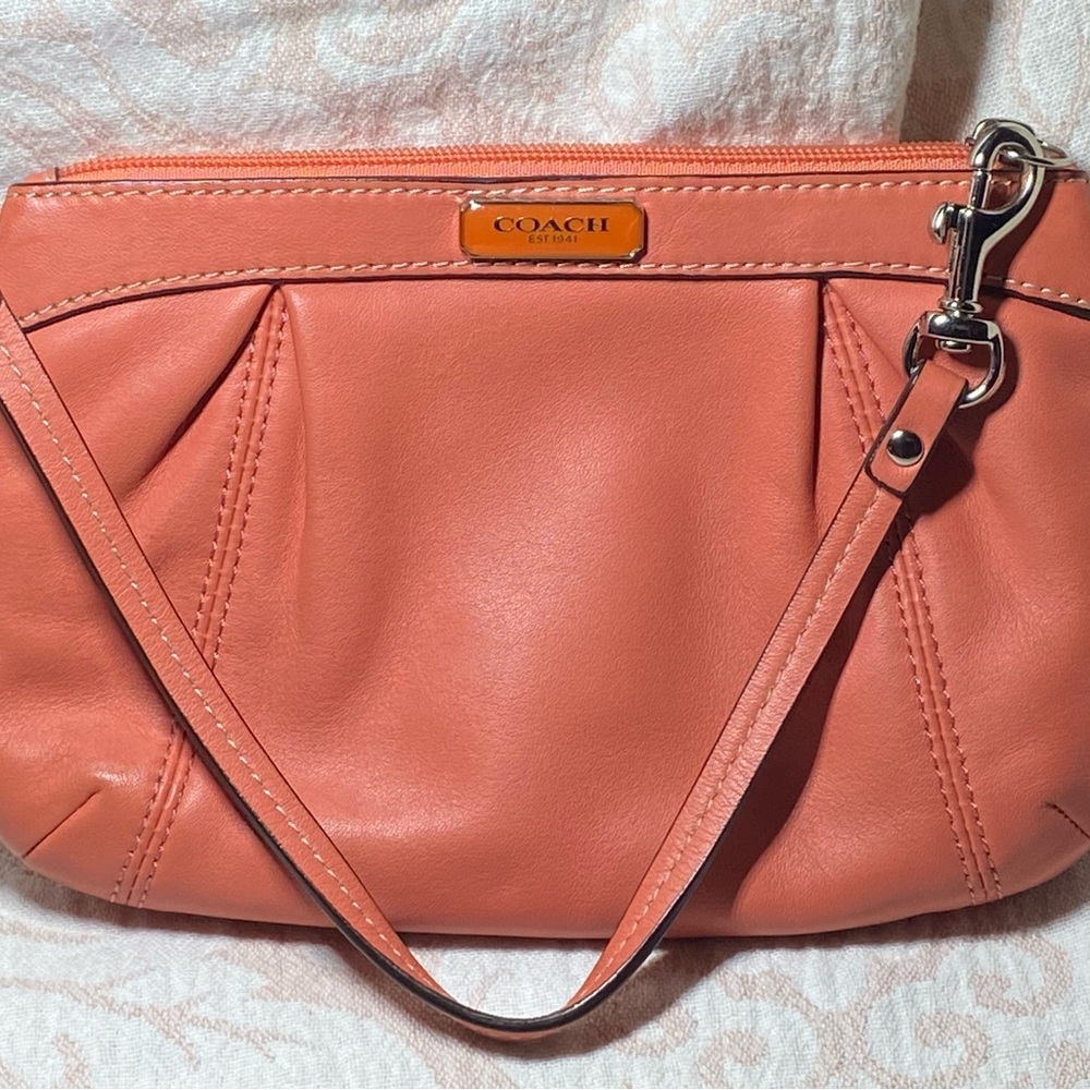 EUC Vintage Coach Coral Pleated Wristlet